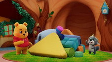 L'abeille et la cabane en coussins