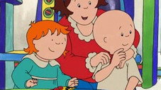 Caillou surveille sa petite soeur