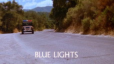 Des lumières bleues dans la ville