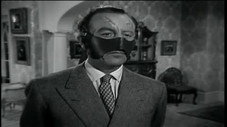 Derrière le masque