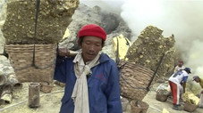 Indonésie, les forçats du volcan