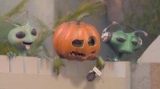 Le barbecue/Au bureau/Halloween
