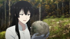 Sous les pieds de Sakurako...