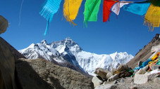 Sous L'Oeil De Qomolangma
