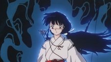 Kikyou e Inuyasha atraídos pelo Miasma