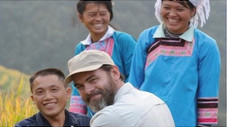Clovis Cornillac chez les Miao en Chine