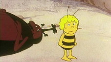 Maya et le bébé chenille