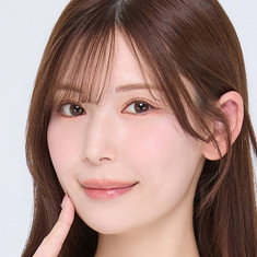 Tsumugi Akari