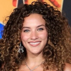Sofie Dossi