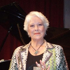 Luciana Serra