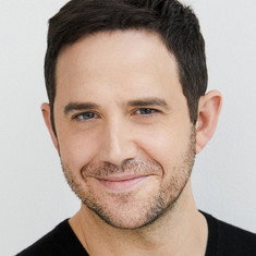 Santino Fontana