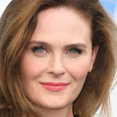 Emily Deschanel