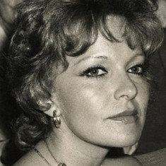 Lisa Gastoni