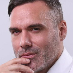 Manuel Skye
