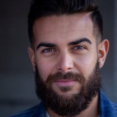 Tony León