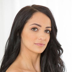 Sofi Ryan