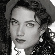 Shalom Harlow
