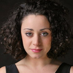 Angie Alcázar