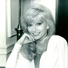 Lois Hamilton