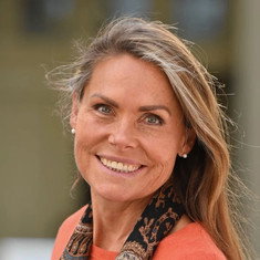 Kia Naumer