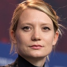 Mia Wasikowska
