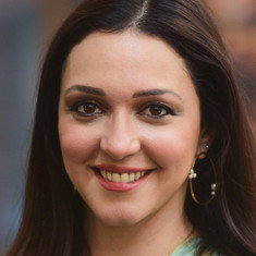 Nauheed Cyrusi
