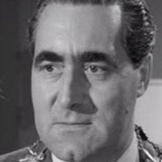 Leslie Sands