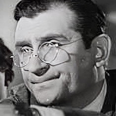Adolfo Stray
