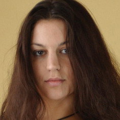 Essy Moore