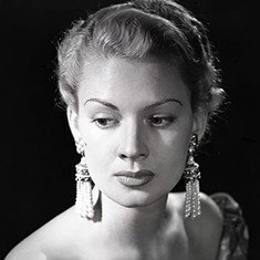 Renée Dumas