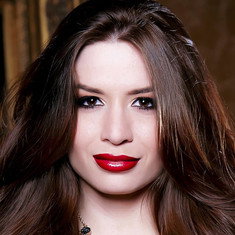 Veronica Vain