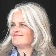 Louise Norby