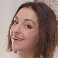 Liona Bee