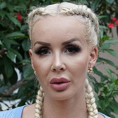 Blondie Bombshell