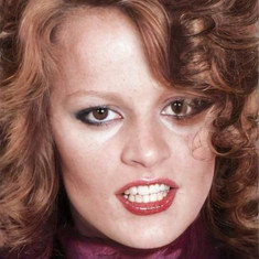 Lisa De Leeuw