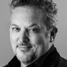 Darick Robertson
