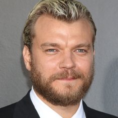 Pilou Asbæk