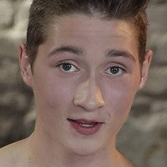 Simon Caress