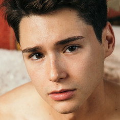 Leo Grand