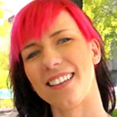 Vicky DeLuxe