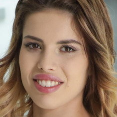Macarena Lewis