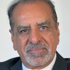 Kavi Raz