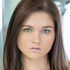 Zoe Bloom