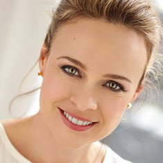 Tami Stronach