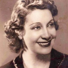 Ana Adamuz
