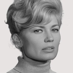 Nadia Sanders
