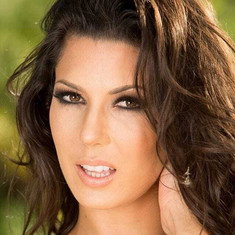 Alexa Tomas