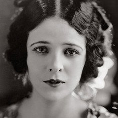 Mona Maris