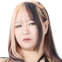 Momo Watanabe