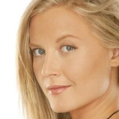 Carrie Fleming pic 77